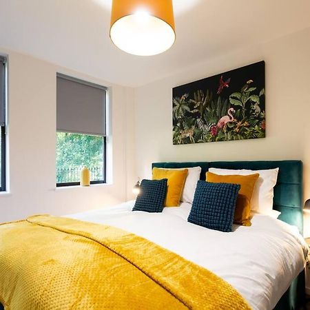 Polly'S Place Apartment Taunton & Free Off Road Parking & Wifi Exterior photo